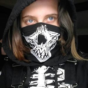 Meet your Posher, Emiley